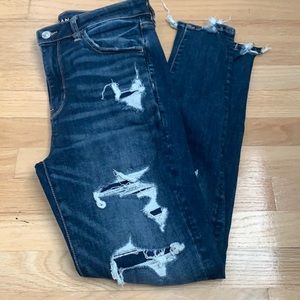 GREAT CONDITION AMERICAN EAGLE SKINNY JEANS